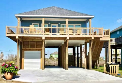 Photo of 976 Mary Lynn, Crystal Beach, TX 77650 (MLS # 50476187)