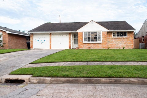 Photo of 14103 Fleetwell Drive, Houston, TX 77045 (MLS # 74795647)