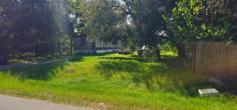 Photo of 730 13th Street, Dickinson, TX 77539 (MLS # 80259458)