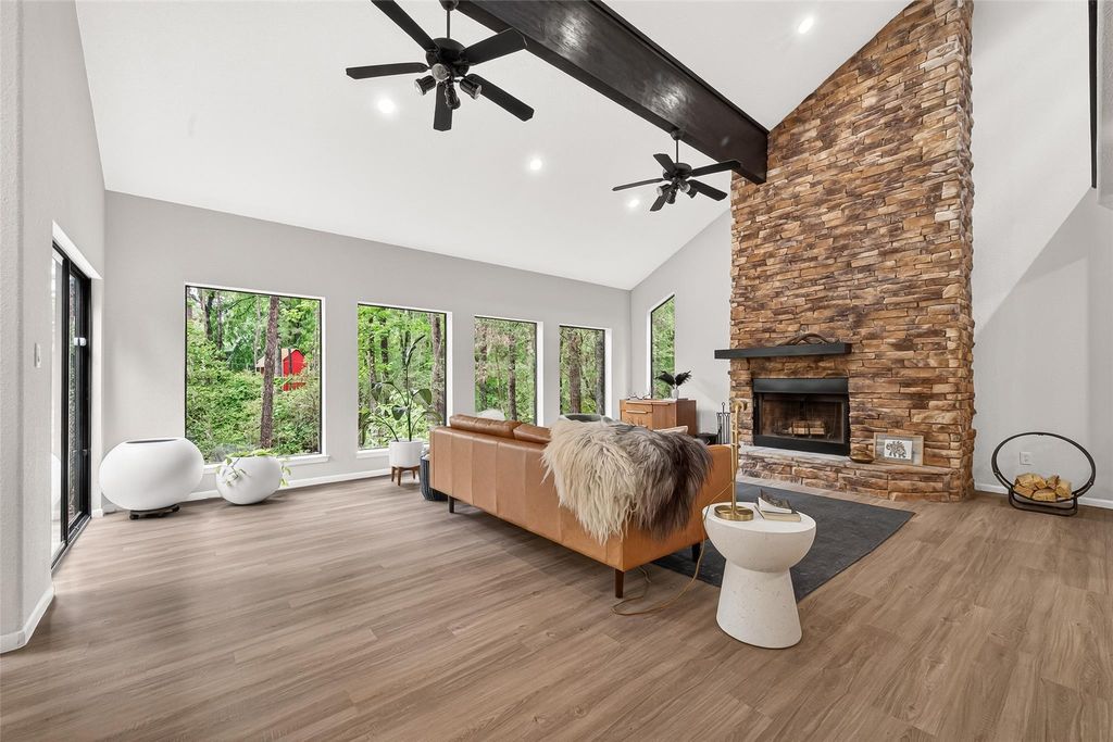 Photo of 41 Creek Forest Lane, Conroe, TX 77384 (MLS # 29606296)