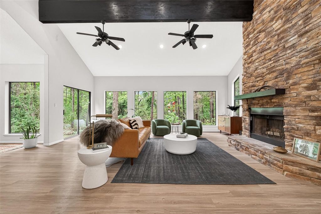 Photo of 41 Creek Forest Lane, Conroe, TX 77384 (MLS # 29606296)