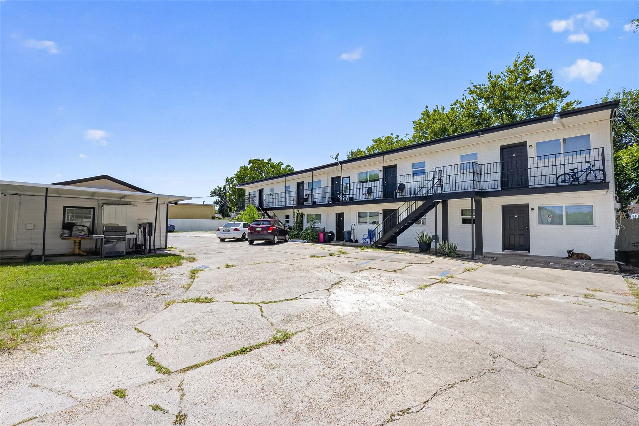 911 Michigan Street 8