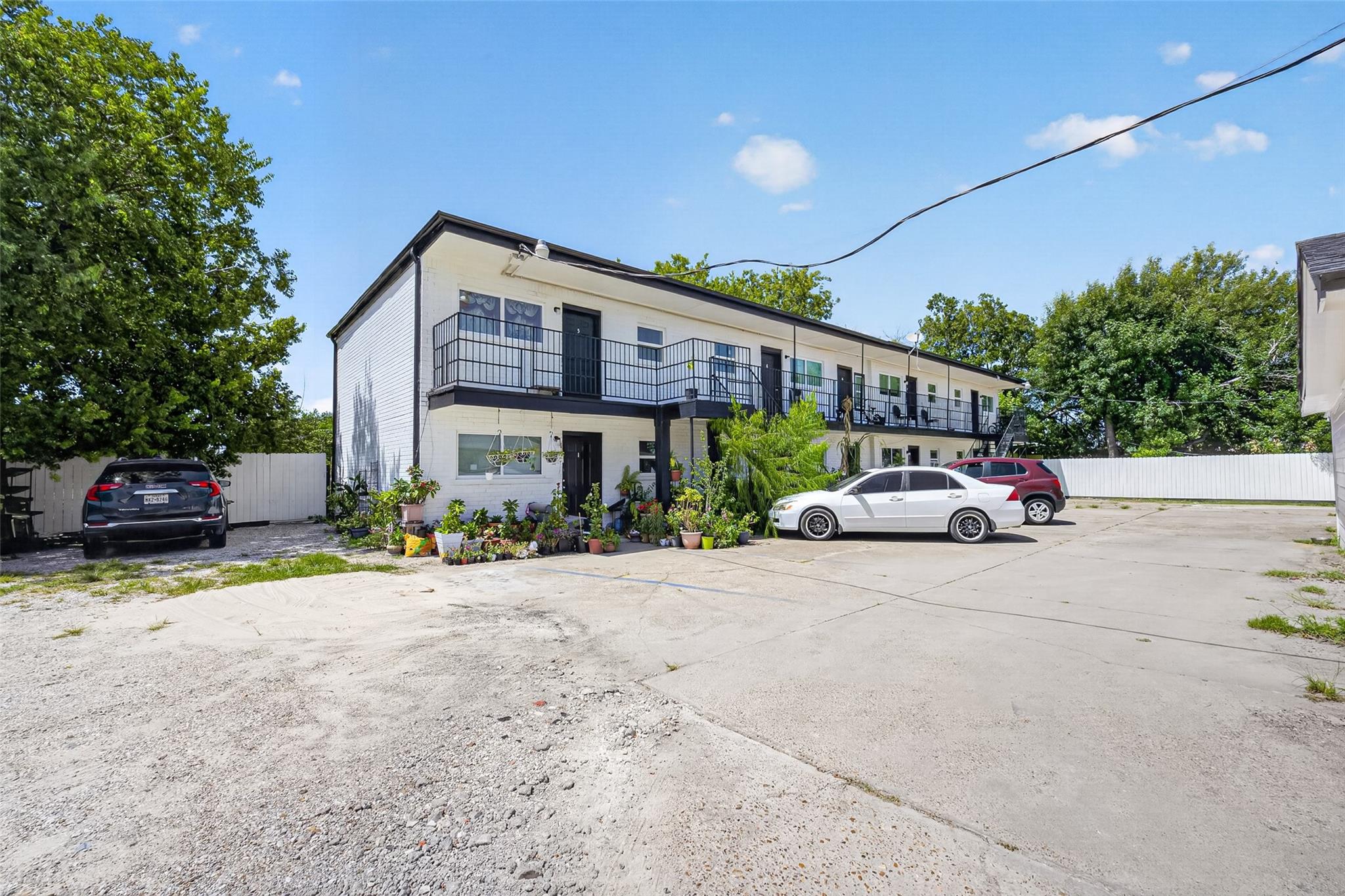 911 Michigan Street 8