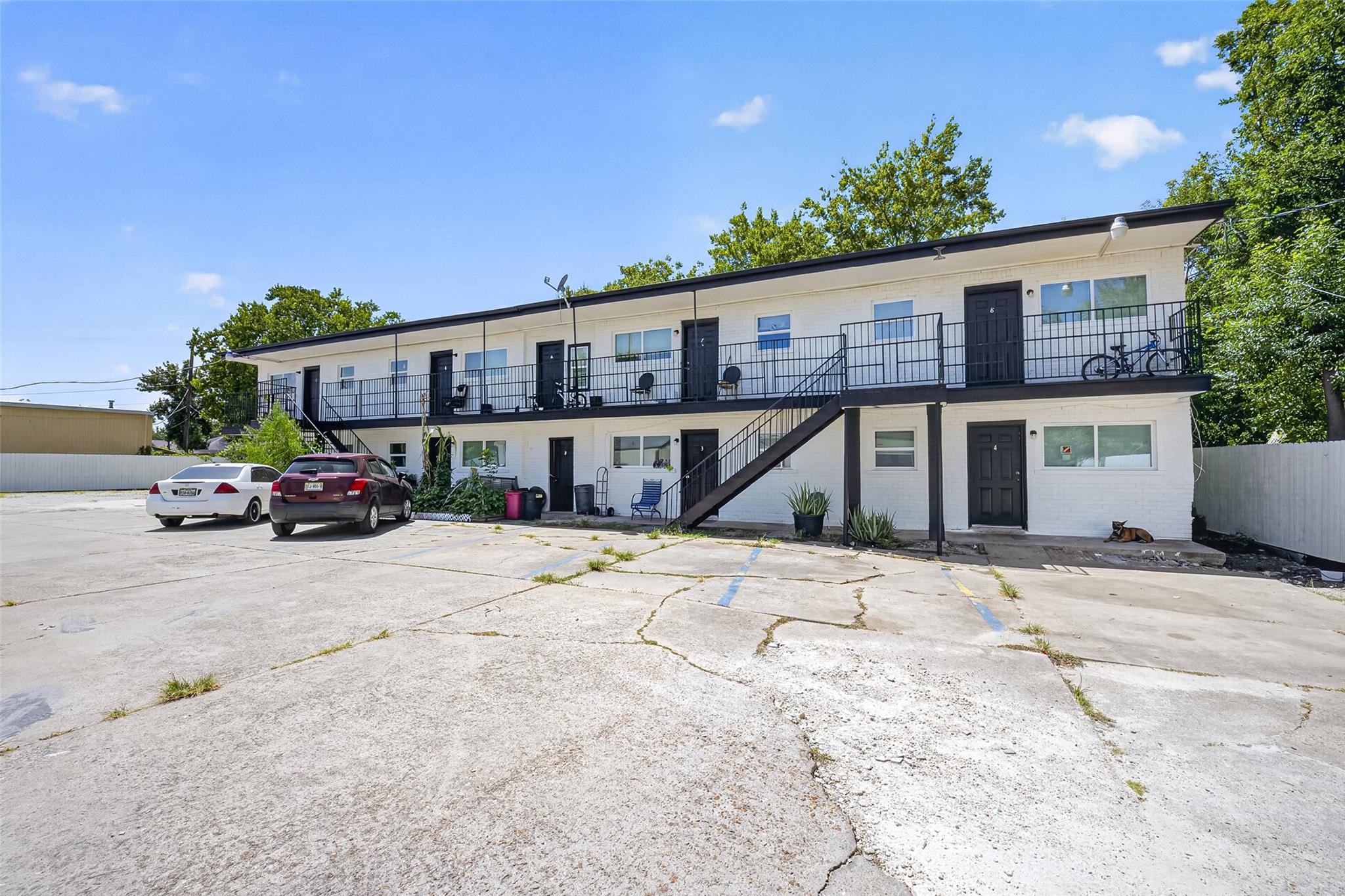 911 Michigan Street 8