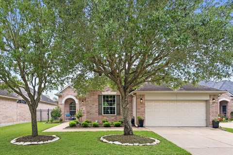 Homes For Sale - 1831 Shadow Lake Drive Dr<br/> Sugar Land, TX 77479