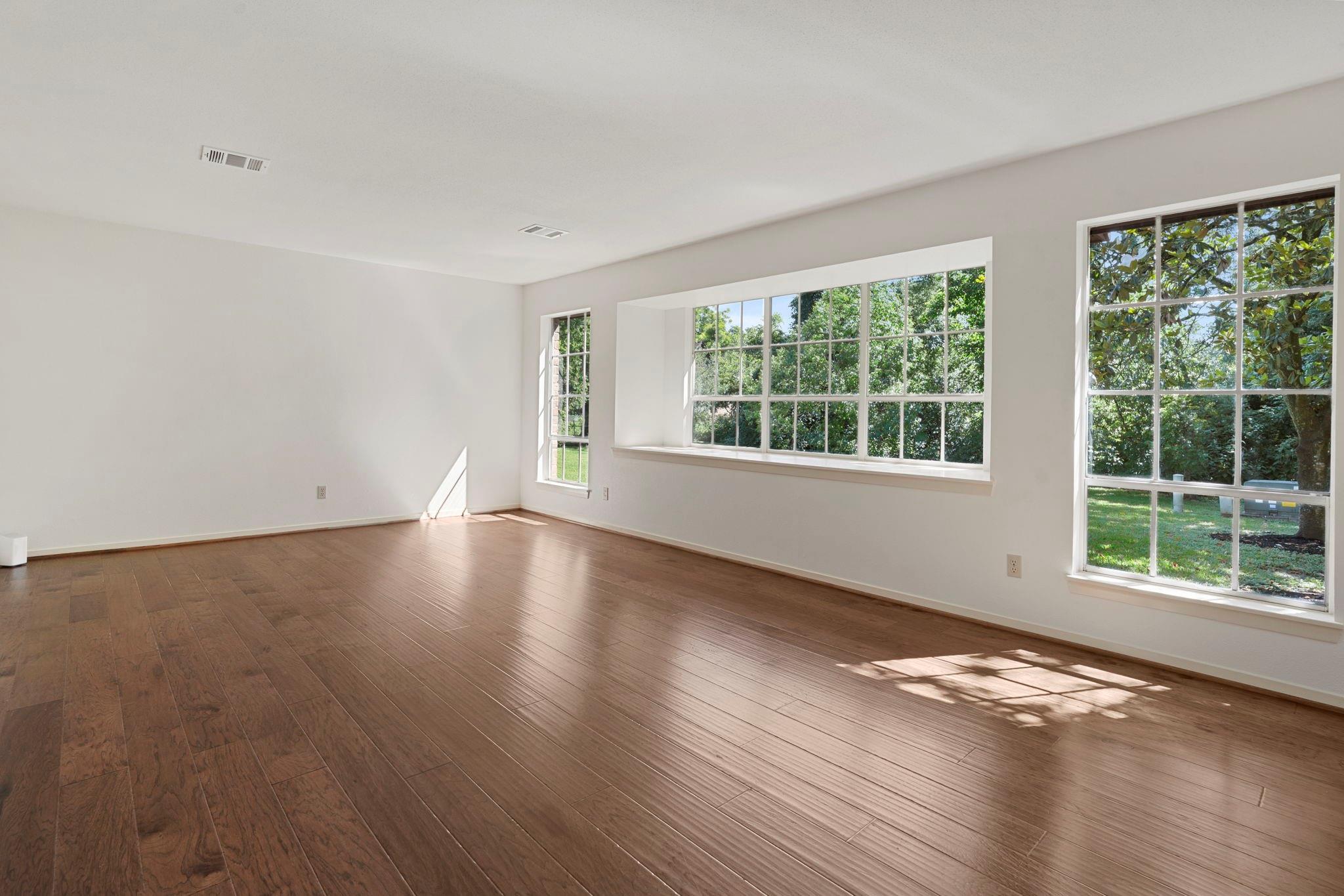 2011 Briar Lane
