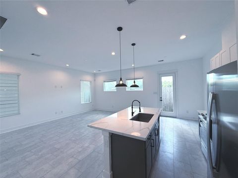 Photo of 1058 Mansfield Street, Houston, TX 77091 (MLS # 34963092)