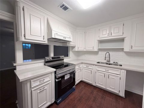 Photo of 1003 W 12th Street, Freeport, TX 77541 (MLS # 22683089)