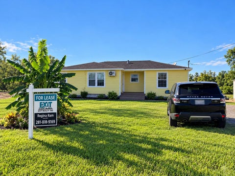 Photo of 18614 Baughman Drive #CR176, Pearland, TX 77584 (MLS # 10982827)