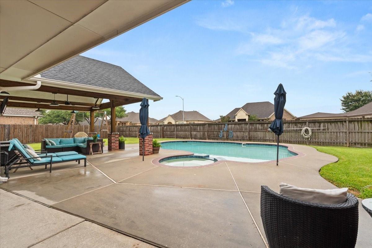 2614 Red River Trail