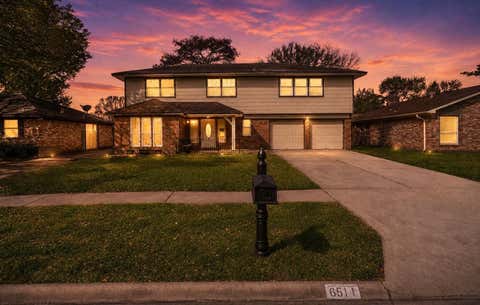 Photo of 6514 Vialinda Drive, Houston, TX 77083 (MLS # 37199934)