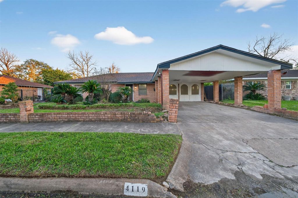 Photo of 4119 Ebbtide Drive, Houston, TX 77045 (MLS # 23829230)