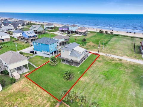 Photo of 2139 Gulf, Crystal Beach, TX 77650 (MLS # 26403989)