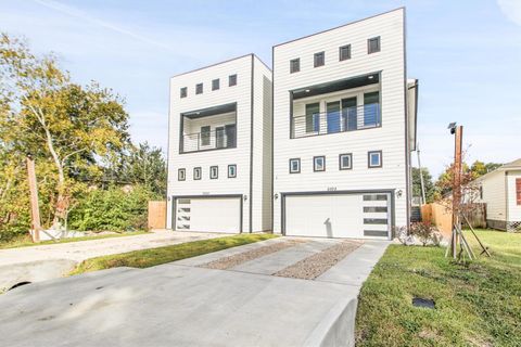 Photo of 5325 Rue Street, Houston, TX 77033 (MLS # 41489224)