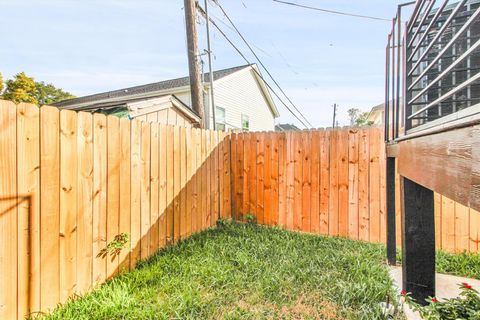 Tiny photo for 5325 Rue Street, Houston, TX 77033 (MLS # 41489224)