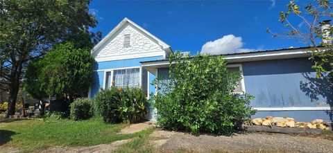 807 N Manse Avenue Giddings TX 78942