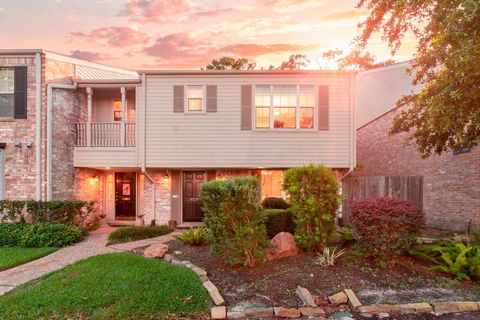 Photo of 12985 Trail Hollow Drive #6, Houston, TX 77079 (MLS # 72214231)