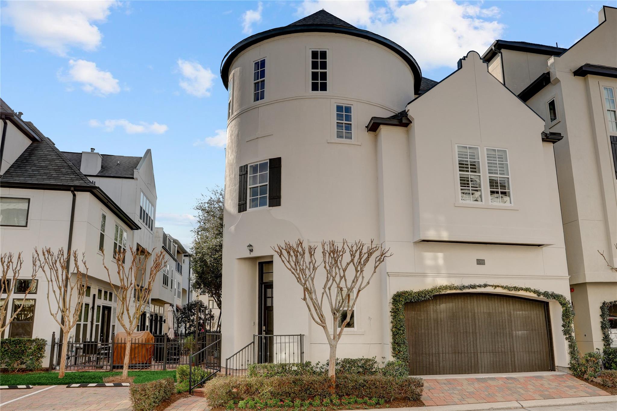 1701 Wrenwood Lakes