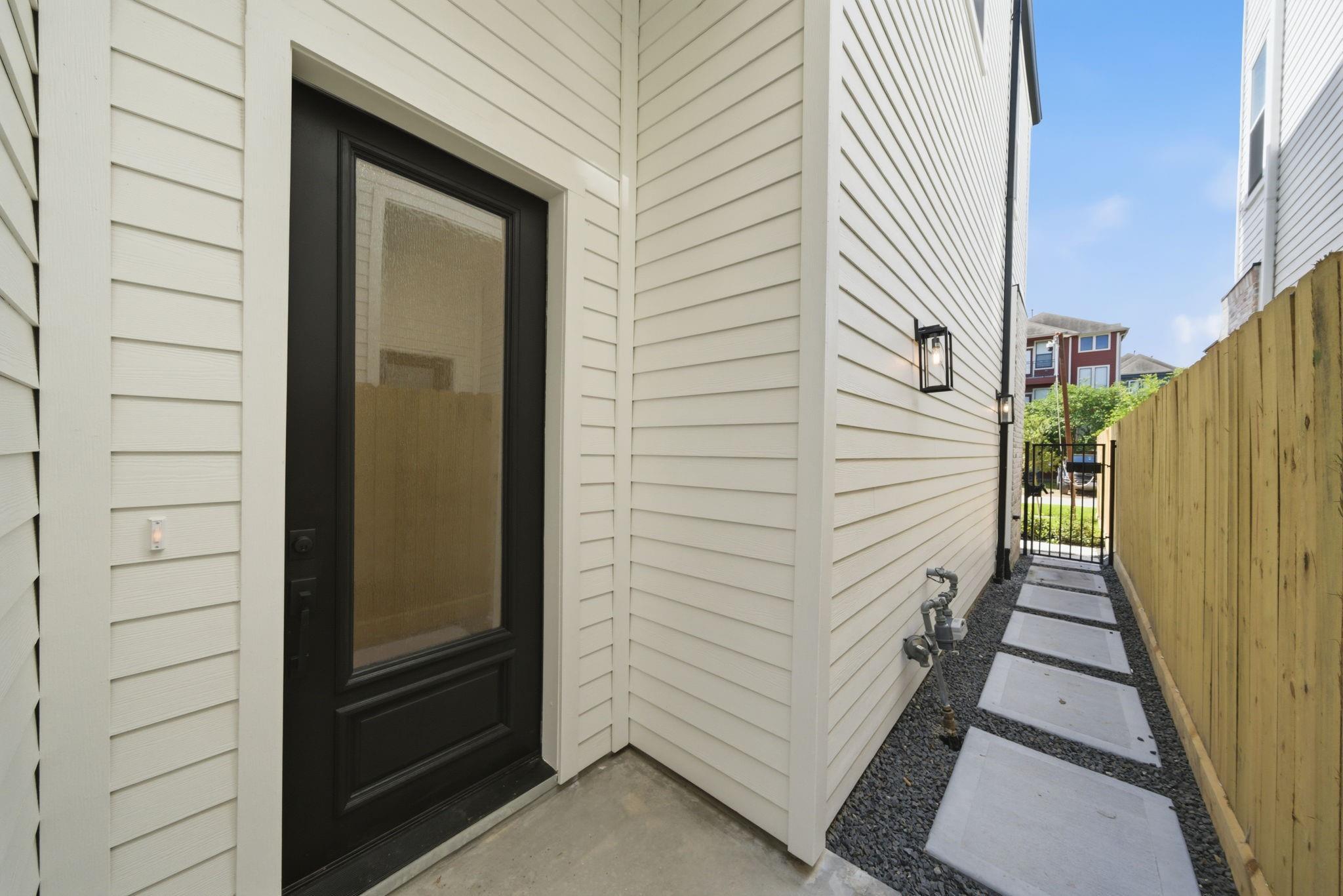 609 W 27th Street