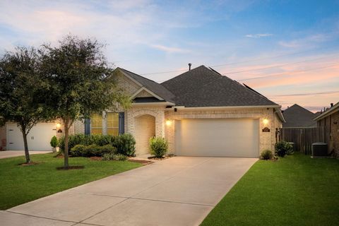 Photo of 8315 Divot Trace, Fulshear, TX 77441 (MLS # 30789599)