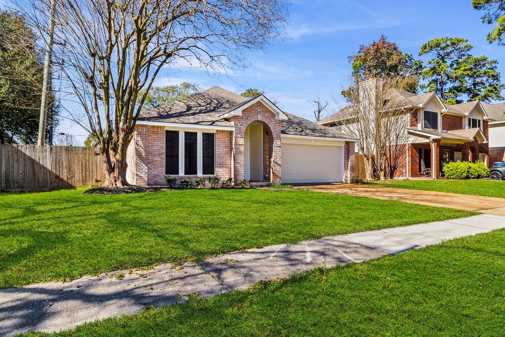 Photo of 18811 Sandia Pines Drive, Humble, TX 77346 (MLS # 27741590)