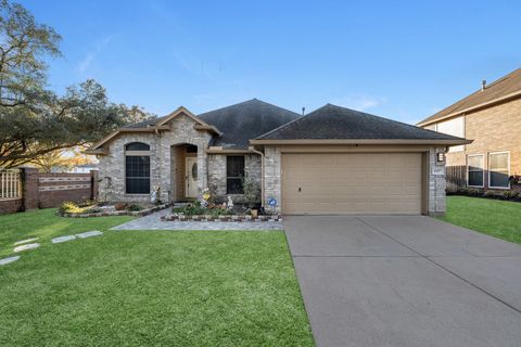 Photo of 10027 Briarpark Trail Lane, Houston, TX 77064 (MLS # 10669024)