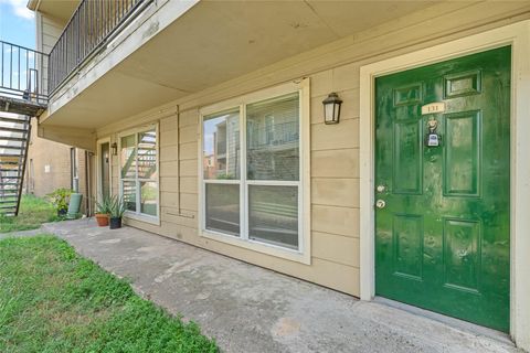 Photo of 8100 Creekbend Drive #131, Houston, TX 77071 (MLS # 79535719)
