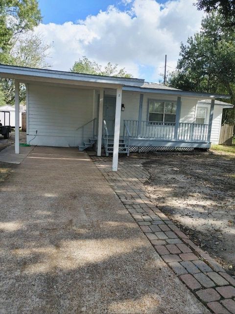 Photo of 105 Azalea Avenue, Orange, TX 77630 (MLS # 22624517)