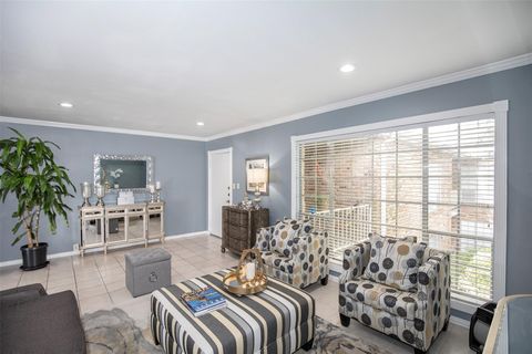 Photo of 2101 Fountain View Drive #80, Houston, TX 77057 (MLS # 45215209)