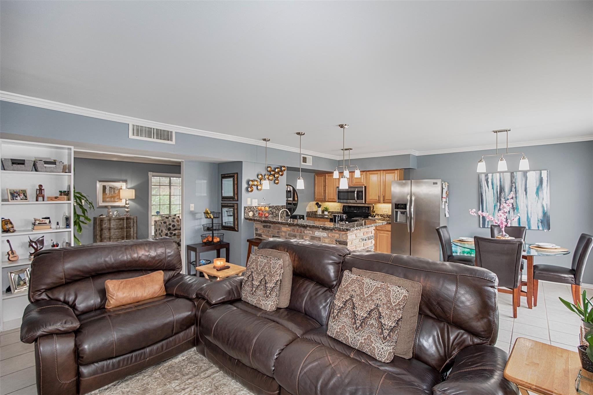 2101 Fountain View Drive 80