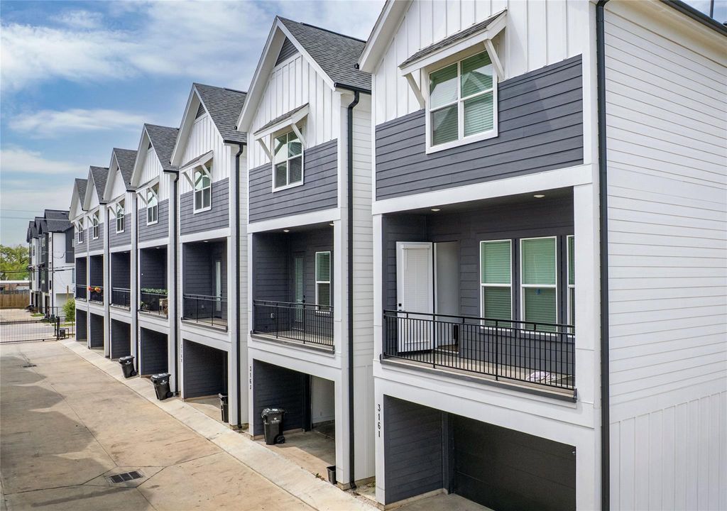 Photo of 316 Thornton Road #D, Houston, TX 77018 (MLS # 42950698)