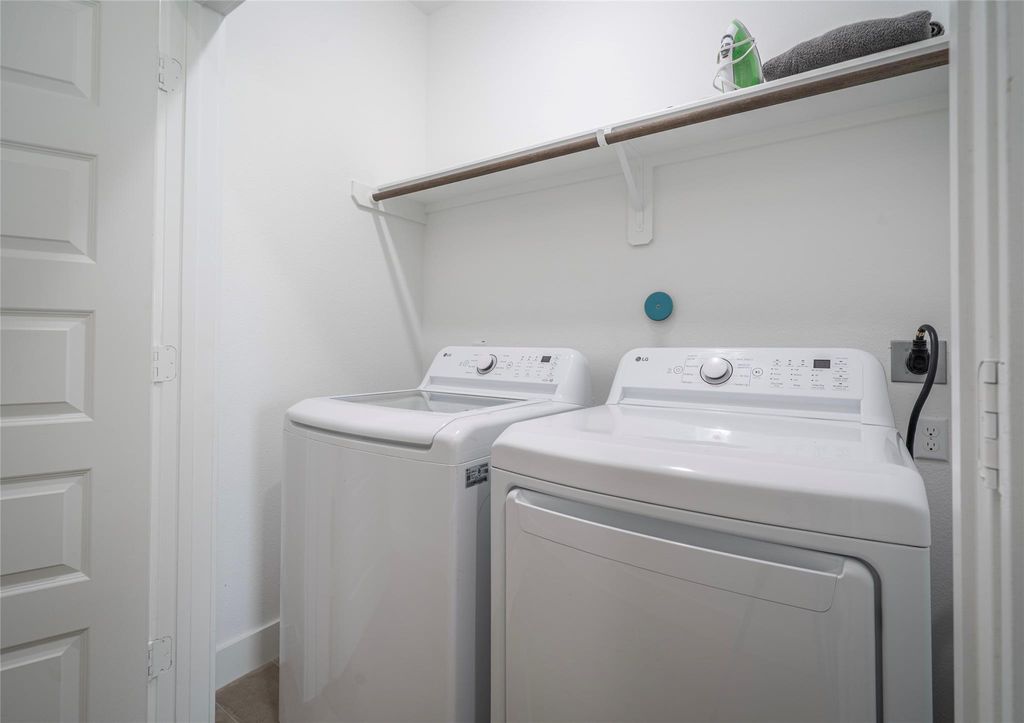 Photo of 316 Thornton Road #D, Houston, TX 77018 (MLS # 42950698)