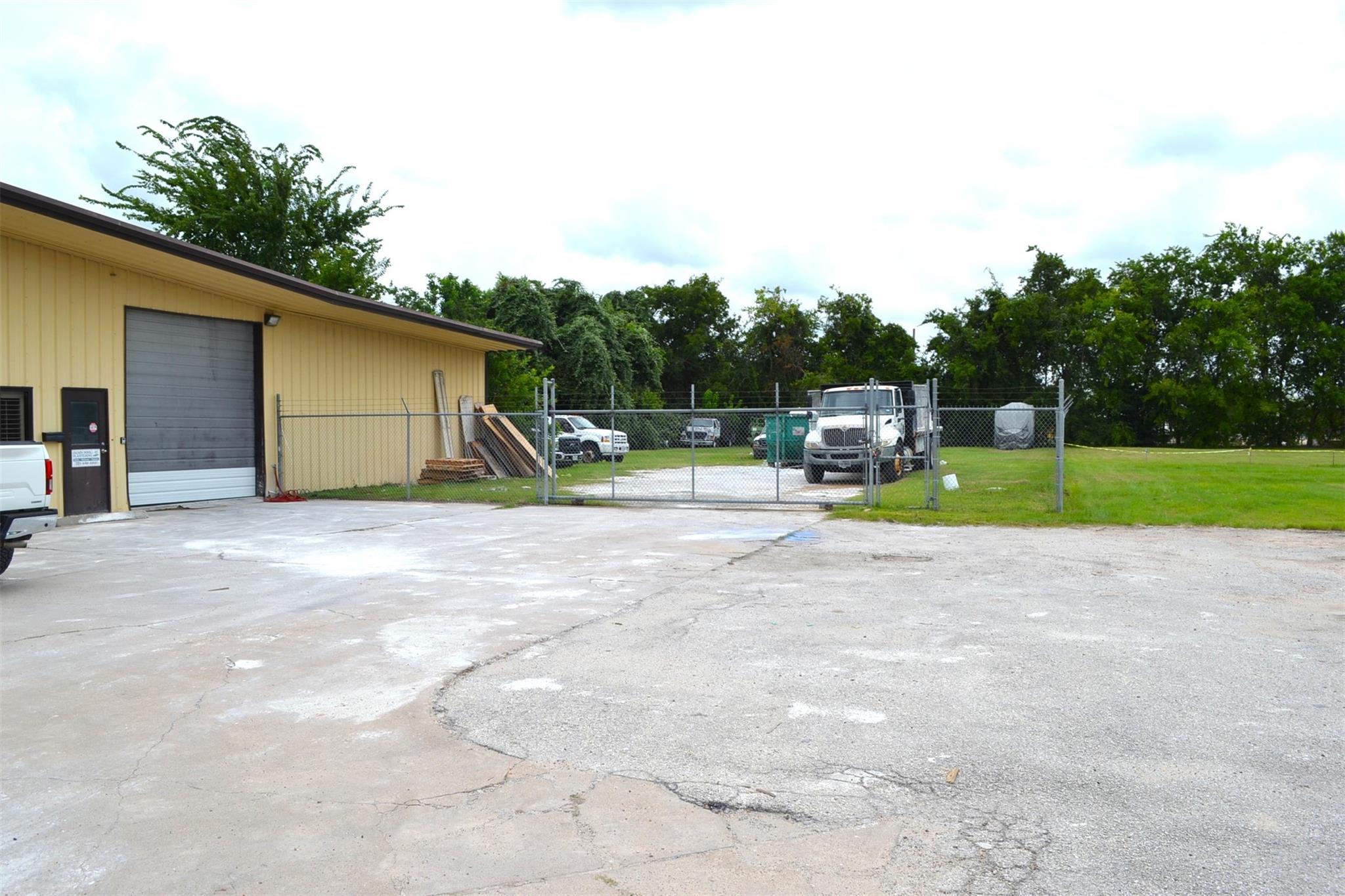 12122 Knigge Cemetery Road Road