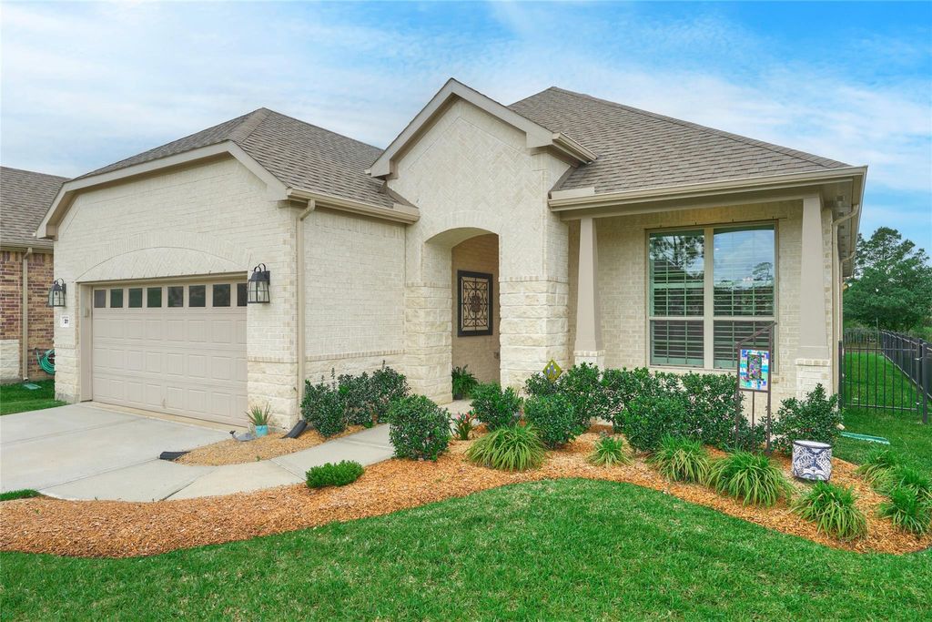 Photo of 211 Arabian Drive, Spring, TX 77382 (MLS # 60660335)
