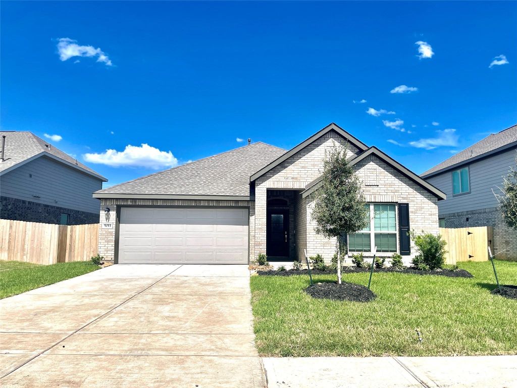 Photo of 5011 Viridian Forrest Drive, Rosenberg, TX 77469 (MLS # 32683823)
