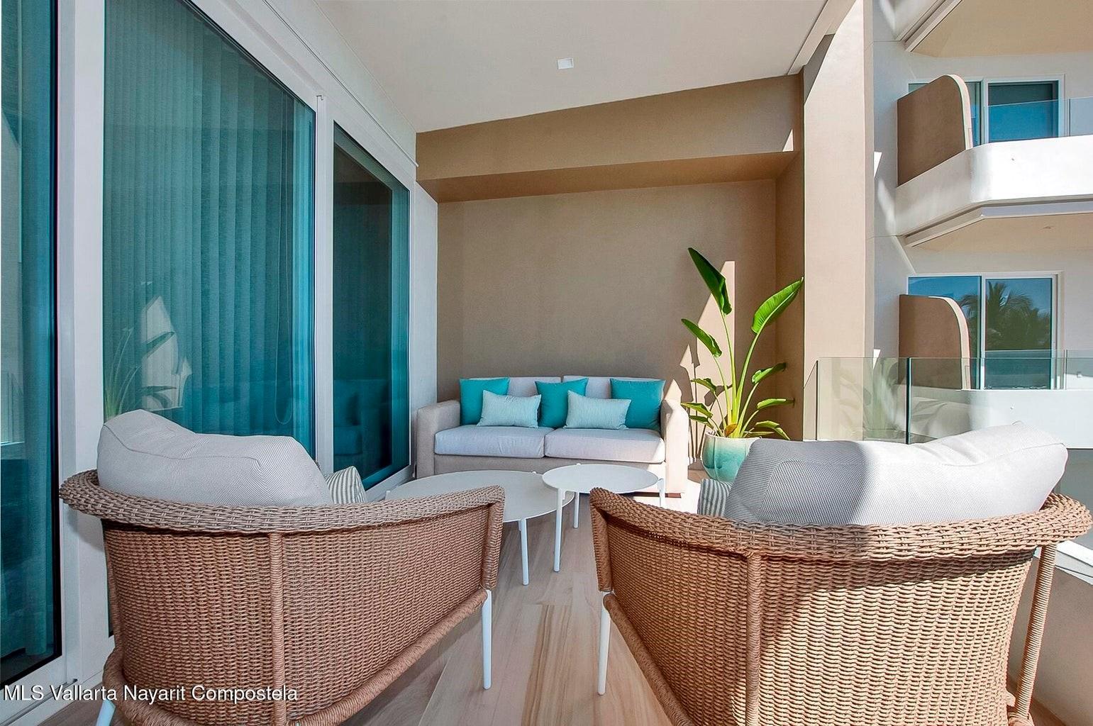 829 Avenida De Los Picos 405