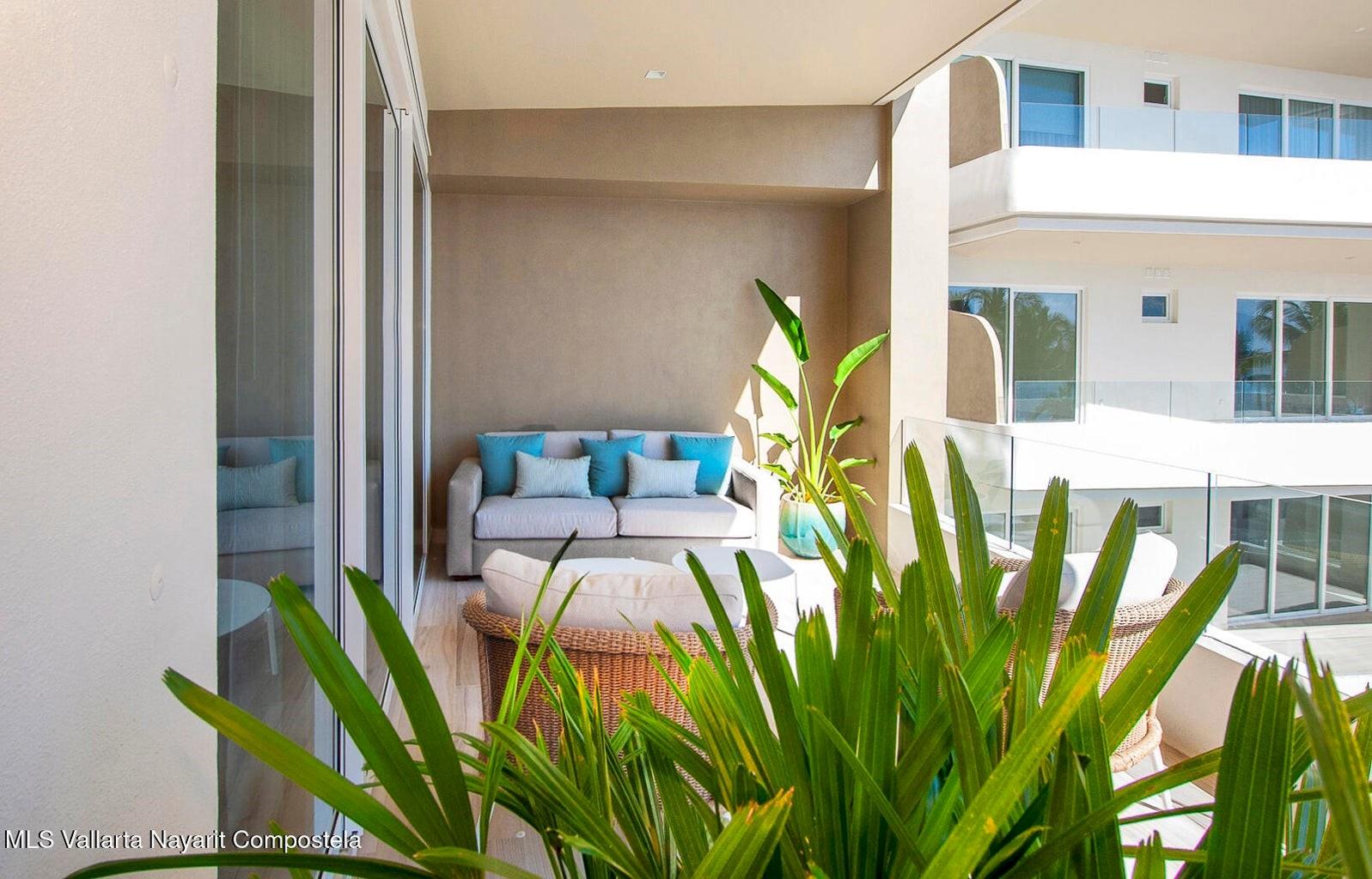 829 Avenida De Los Picos 405