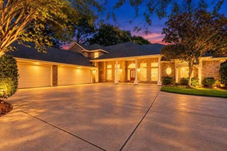 Photo of 1018 The Cliffs Boulevard, Montgomery, TX 77356 (MLS # 68589226)