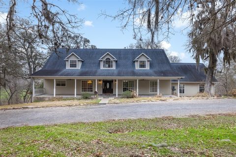 Photo of 601 Country Club Court, La Grange, TX 78946 (MLS # 57326249)