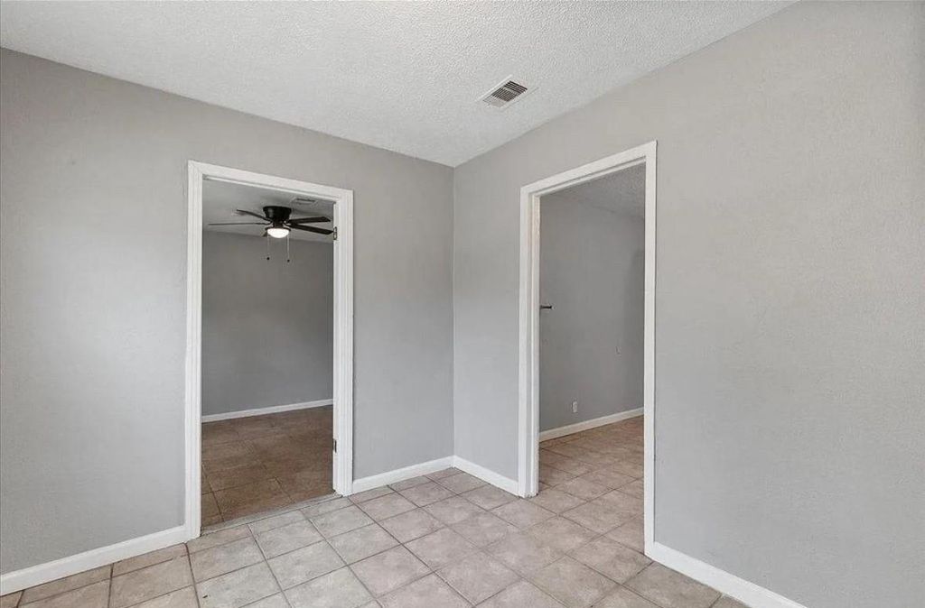 Photo of 9033 Oak Knoll Lane, Houston, TX 77078 (MLS # 69563186)