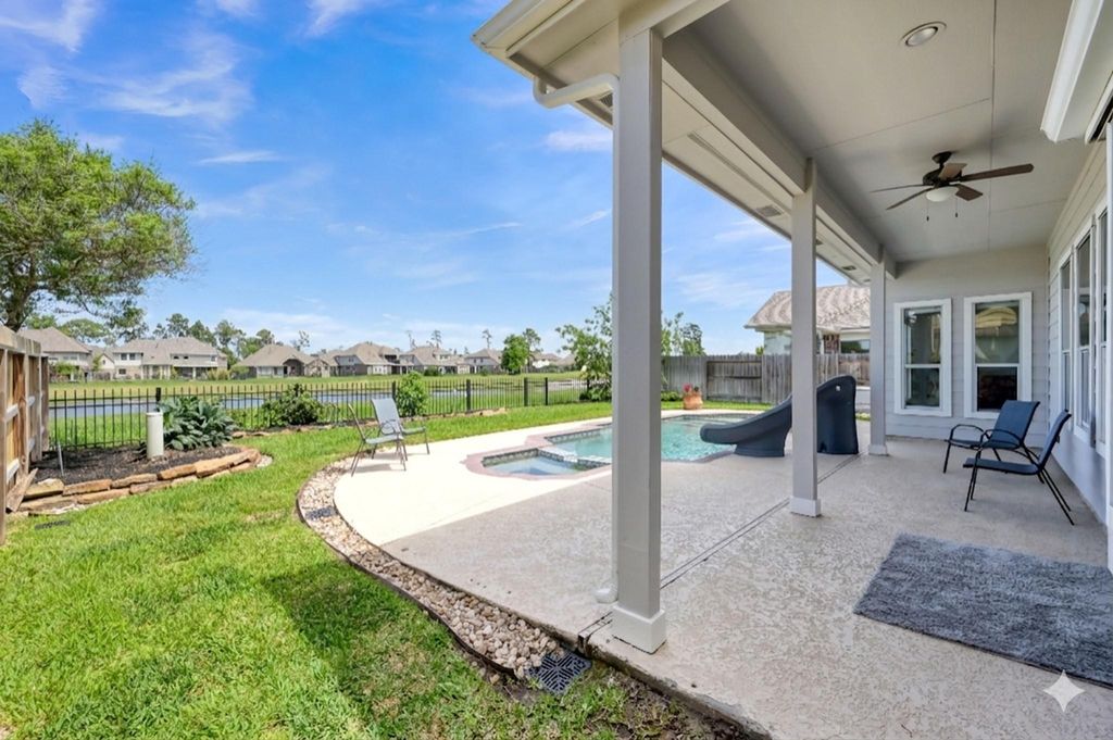 Photo of 2885 Woodland Glen Lane, Conroe, TX 77385 (MLS # 43647255)