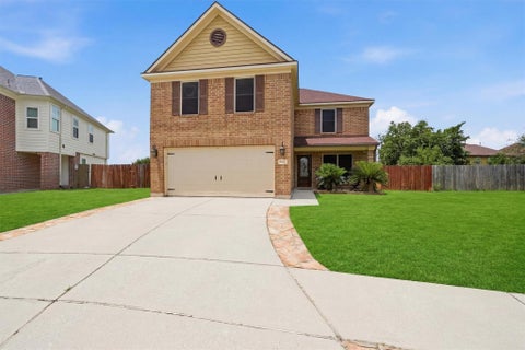Homes For Sale - 5407 Echinacea Circle<br/> Baytown, TX 77521