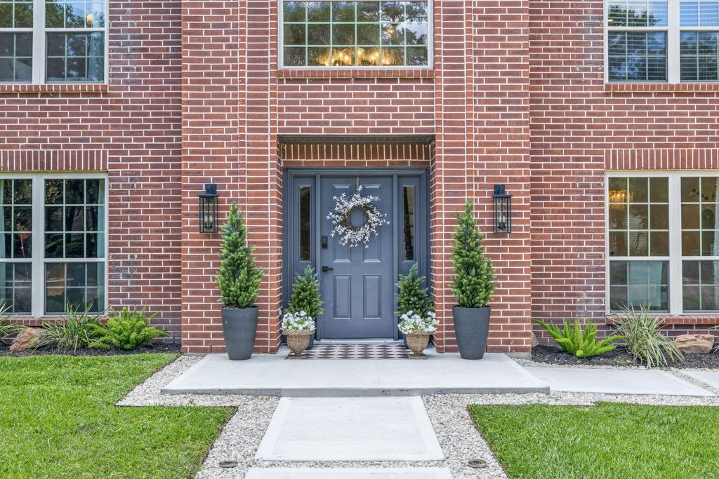 Photo of 129 N Rainbow Ridge Circle, The Woodlands, TX 77381 (MLS # 83297284)