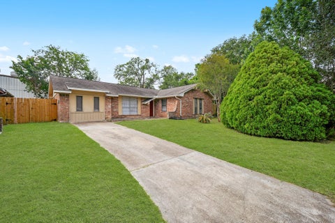 Photo of 11017 Lera Street, Houston, TX 77016 (MLS # 97078090)