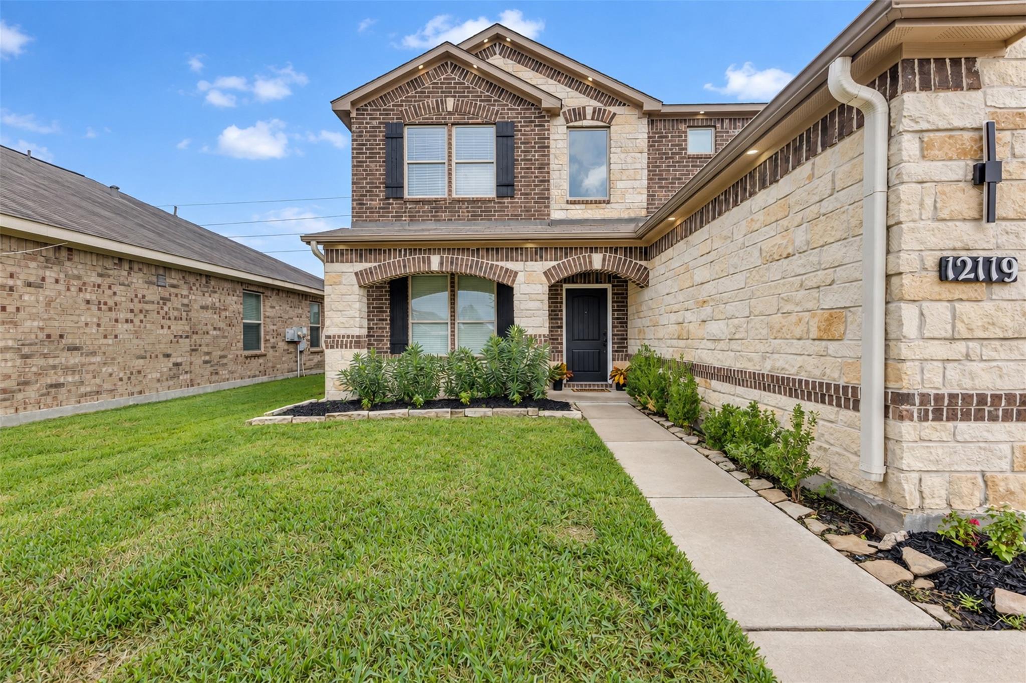 12119 Golden Oasis Lane