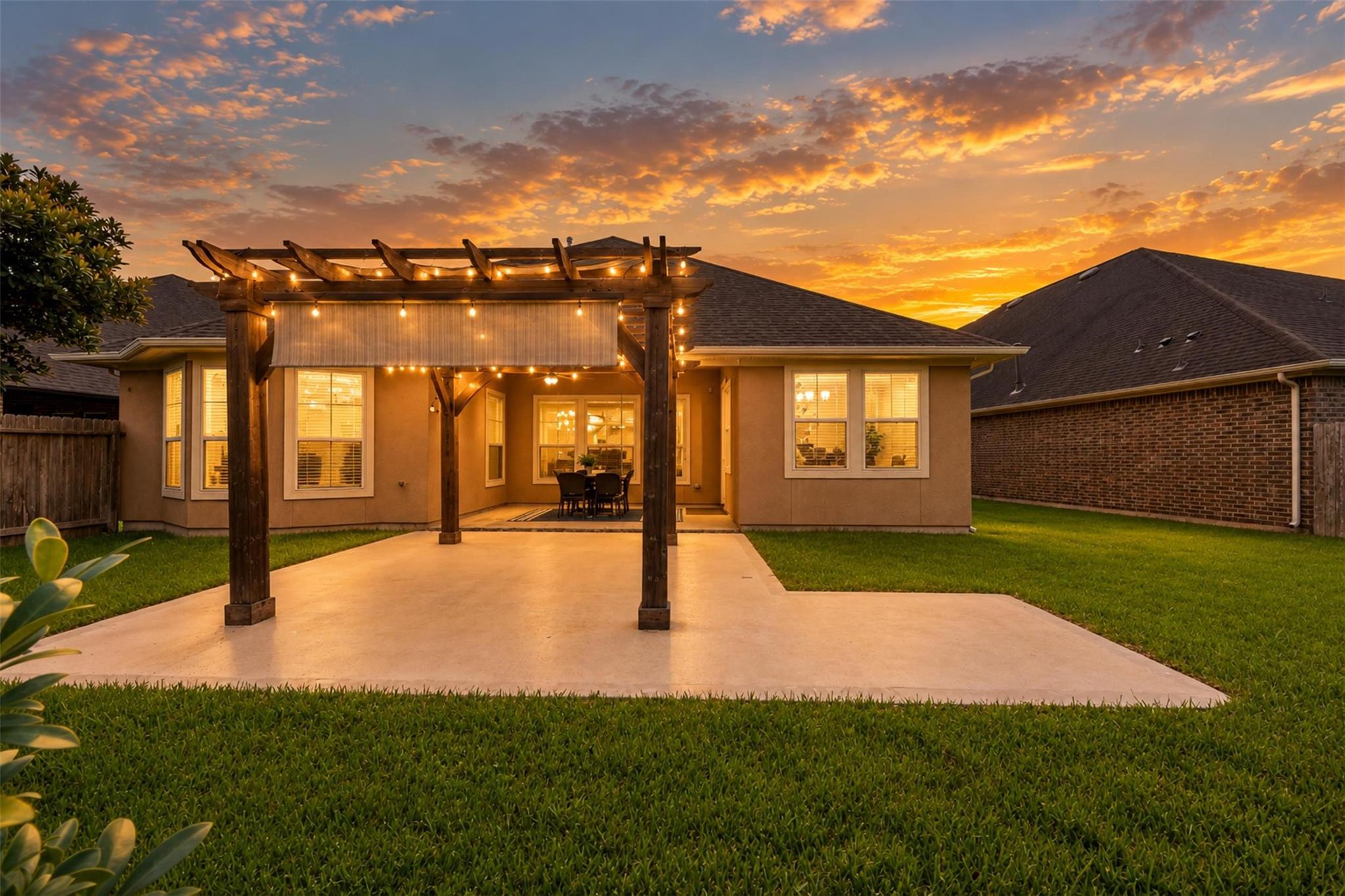 2112 Nogalas Lane