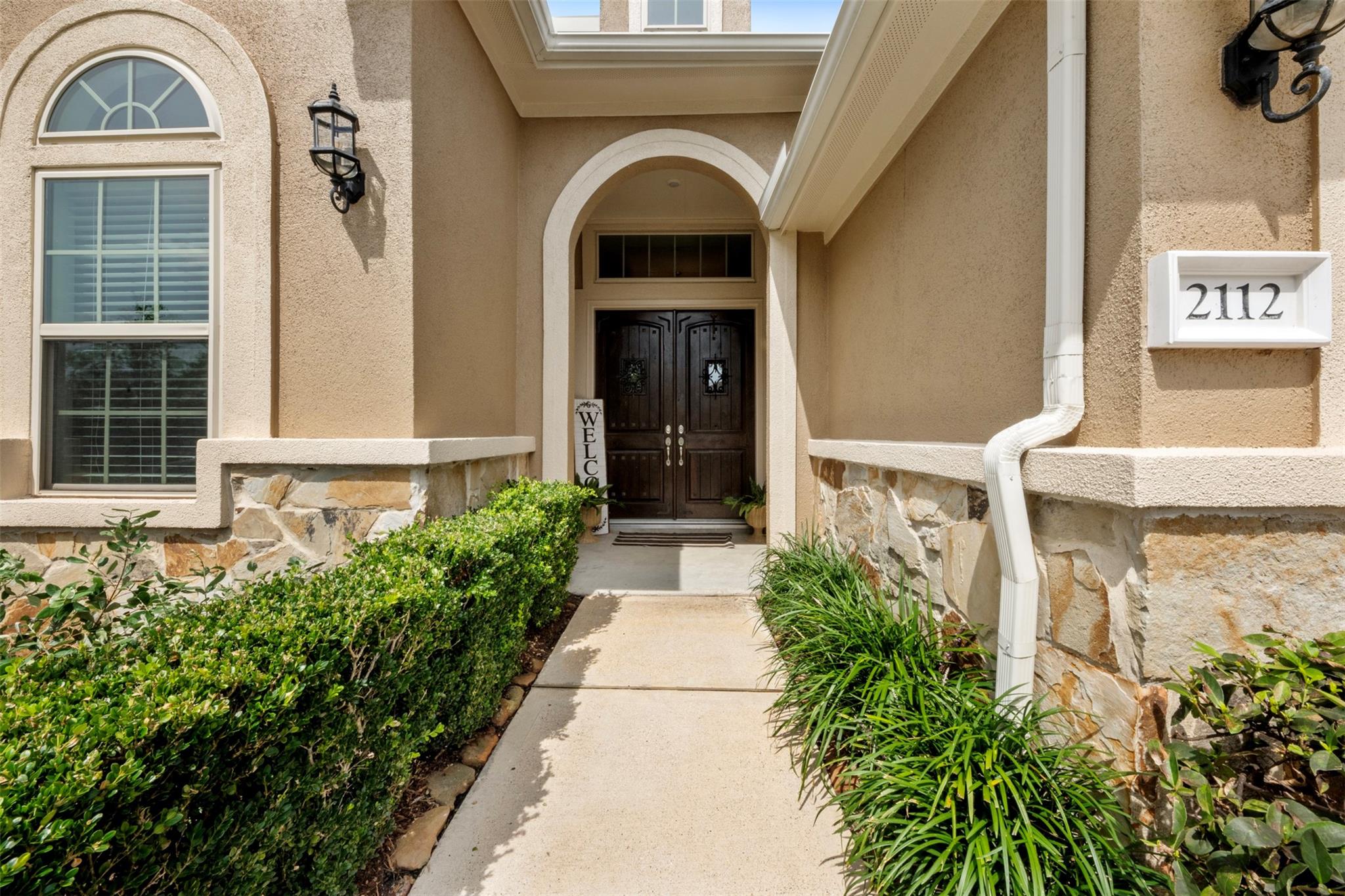 2112 Nogalas Lane