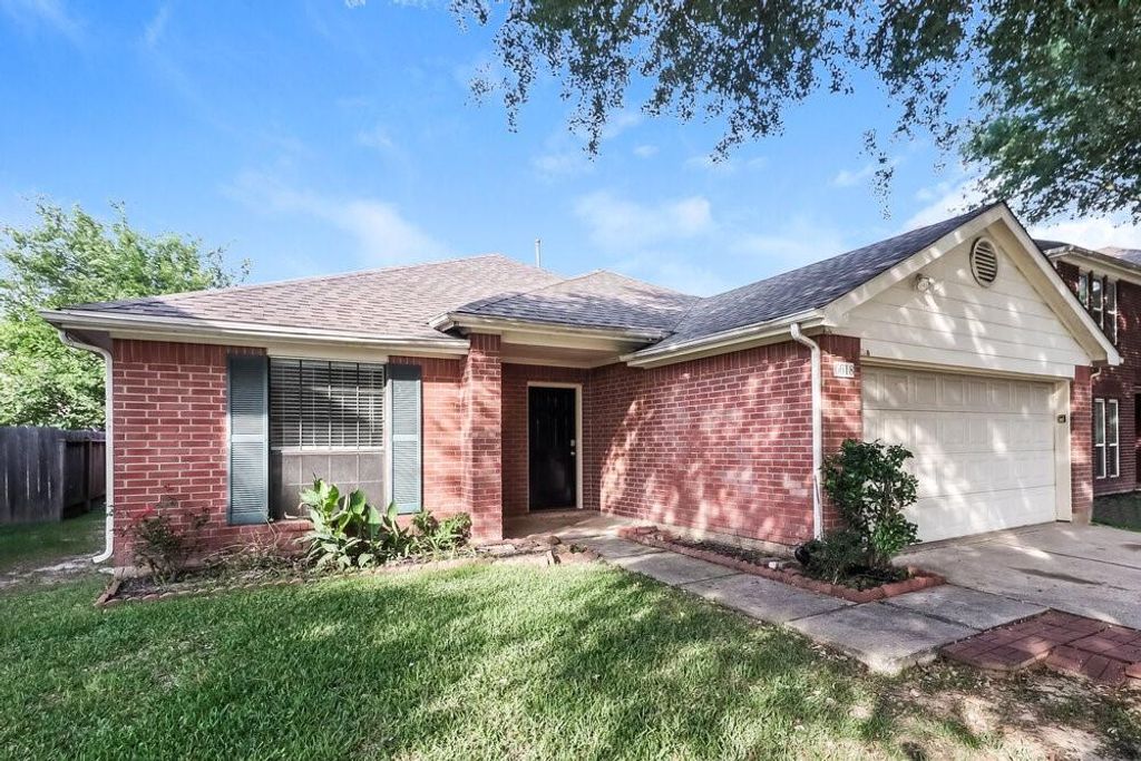 Photo of 6618 Sutton Meadows Drive, Houston, TX 77086 (MLS # 96312430)