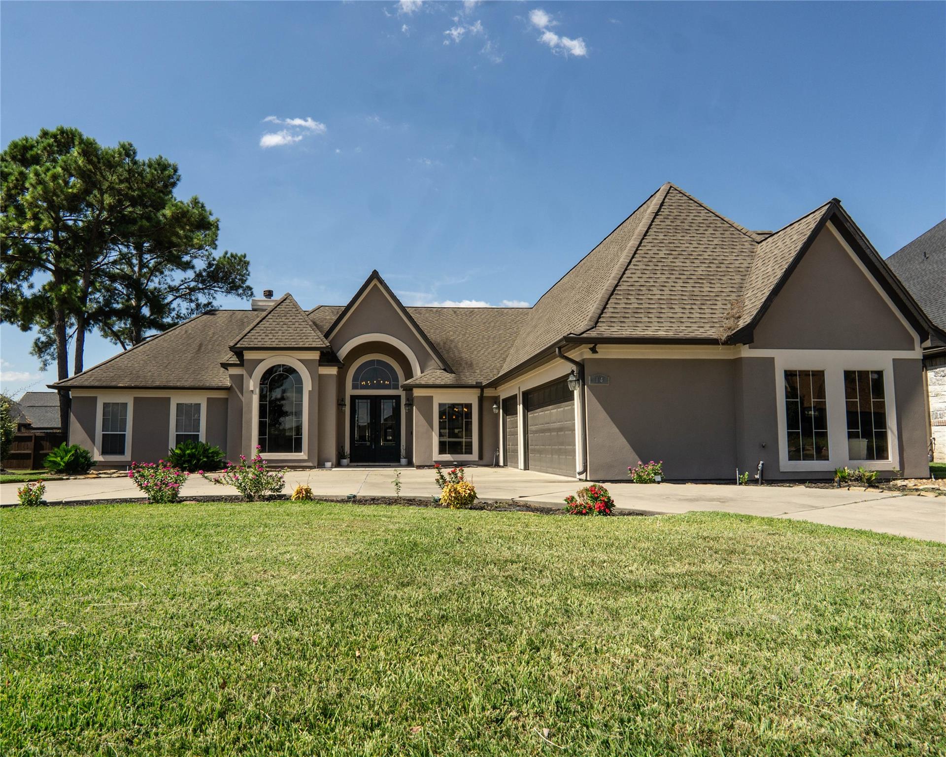 14 Darien Ct