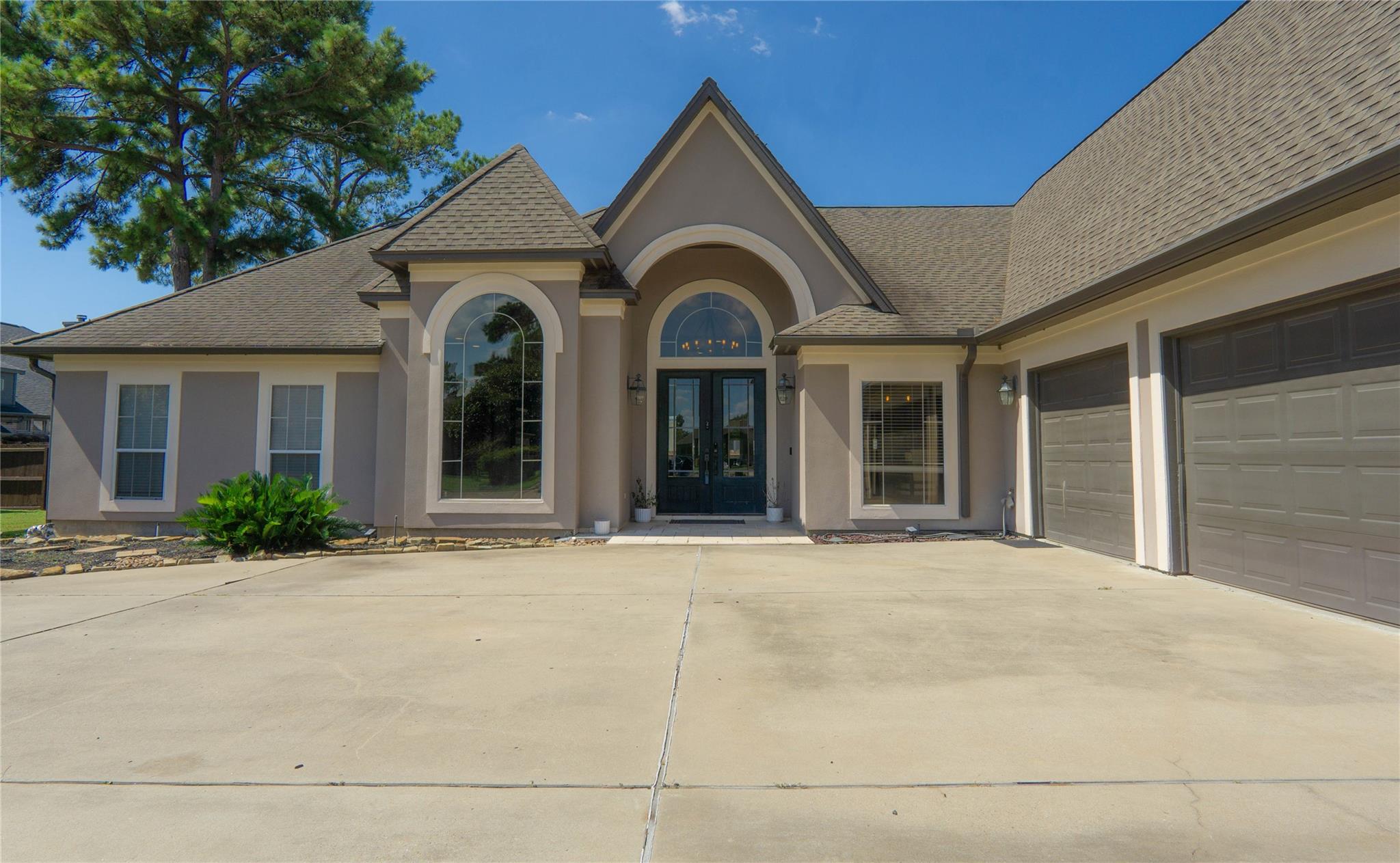 14 Darien Ct